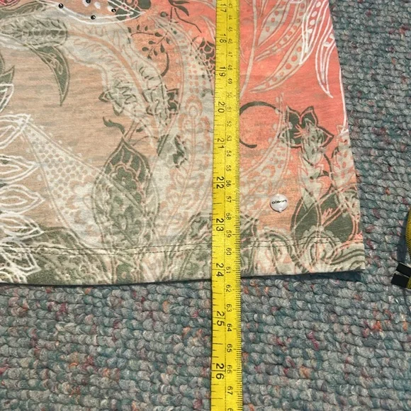 Red and Pink Patterned T-Shirts from Olsen size large - Picture 11 of 14